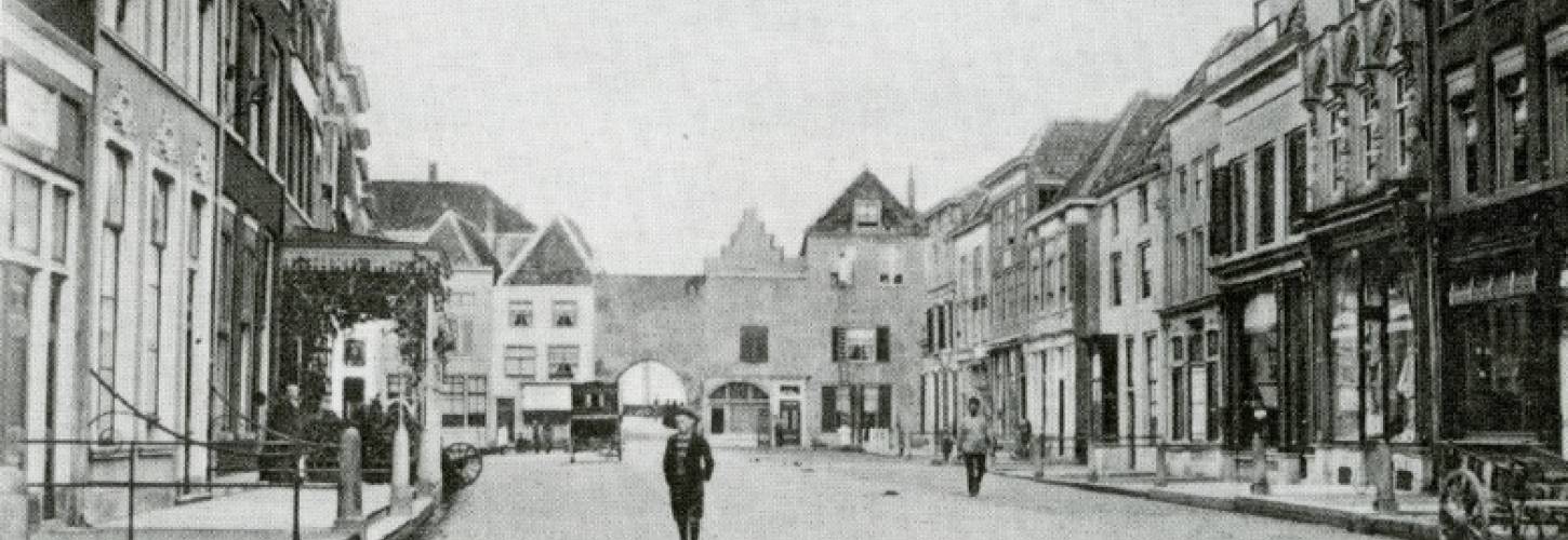 straat in Zaltbommel op een oude foto