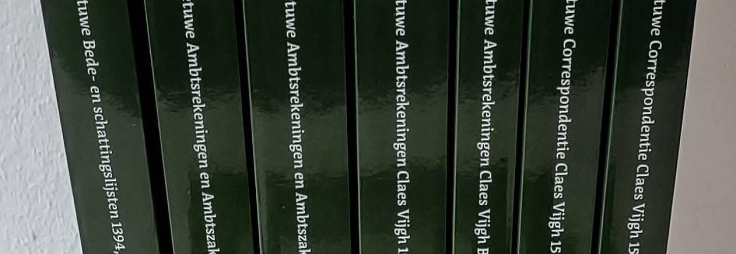 7 boeken van P.D. Spies staand op een rij met de rug zichtbaar
