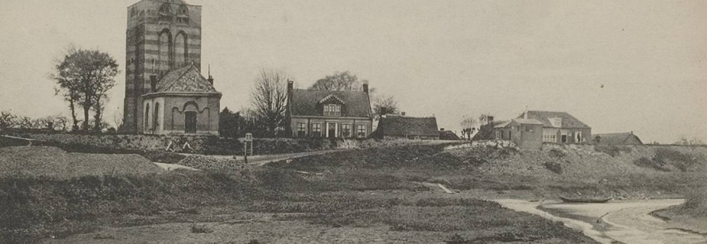 Prentbriefkaart oude toren met veerhuis Varik. Uitgever  G.P.H. A.v.W.