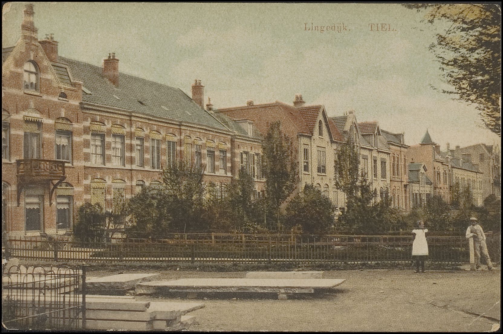 Steenhouwerij G. van Luijn aan de Lingedijk in Tiel